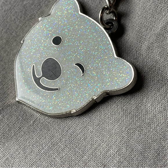 Coca-Cola Polar Bear Keychain Glitter Enamel Sparkly Bear Keyring - Picture 5 of 5